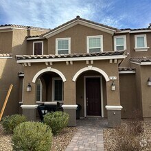 Building Photo - COMING SOON!! Charming 3-Bedroom Townhome ...
