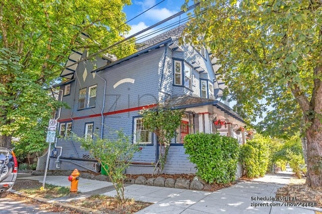 Building Photo - 2391 NW Irving St