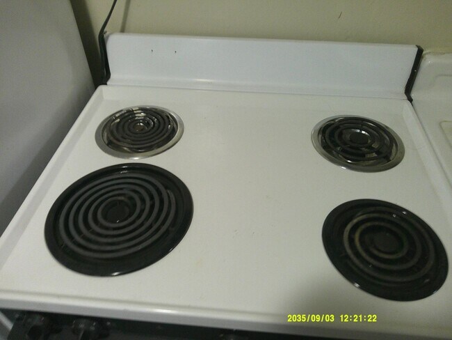 Building Photo - 140-14