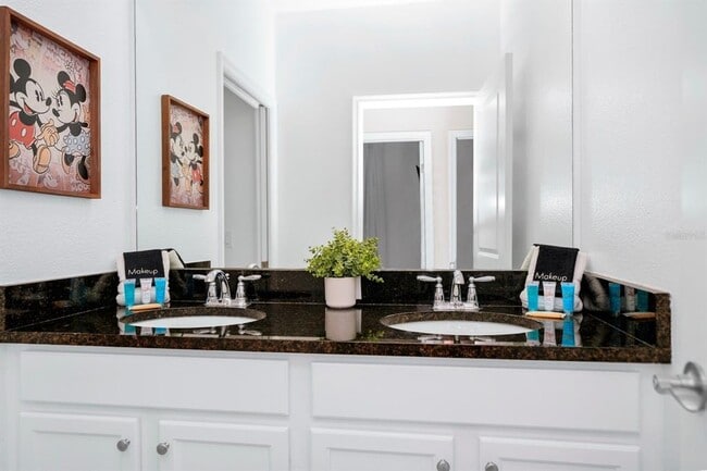 Building Photo - 302 Captiva Dr