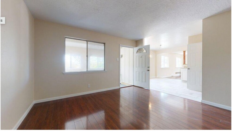 Building Photo - 12437 Grand Ct NE
