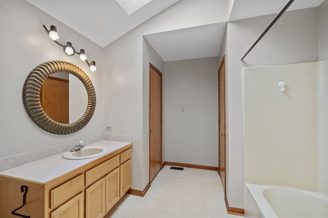 Building Photo - 2714 Billie Limacher Ln