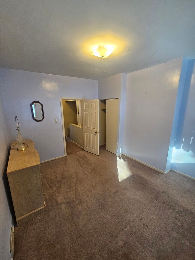 Building Photo - 430 Venture St