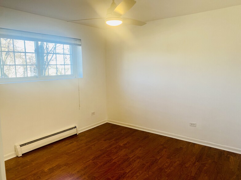 Room for a dining table or desk. - 417 W Miner St