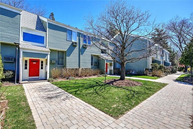 Building Photo - 274 S Main St