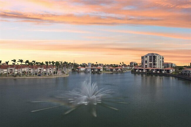 Building Photo - 6277 Bahia Del Mar Blvd S