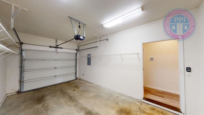 Building Photo - Happy Valley !! Updated Beatiful Townhome!...