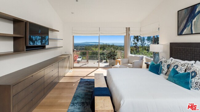 Building Photo - 1827 Westridge Rd