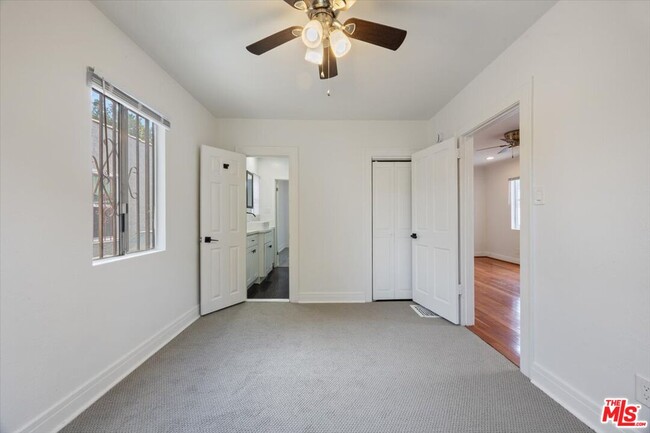 Building Photo - 2840 S Mansfield Ave