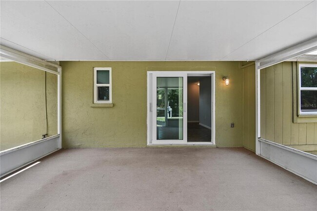 Building Photo - 4612 8th St Ct E