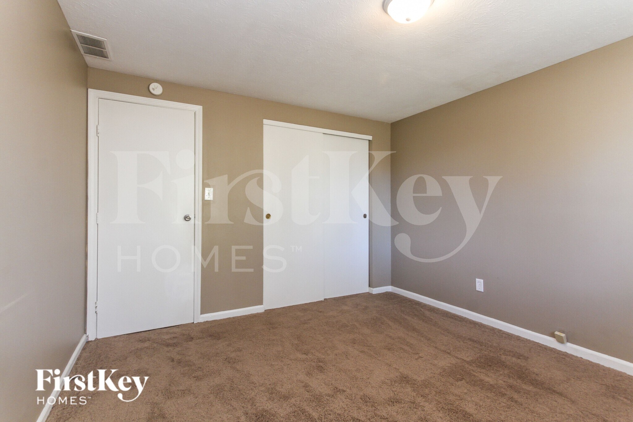 Building Photo - 3735 Valley Lake Dr
