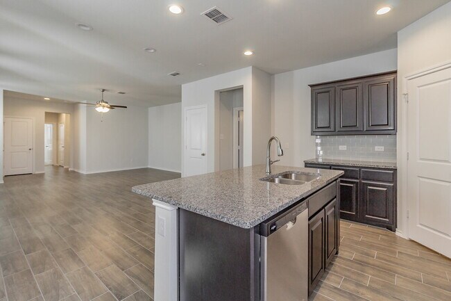 Building Photo - "Beautiful 3-Bedroom 2-Bath Oasis in Forney, TX: Spacious Living!"