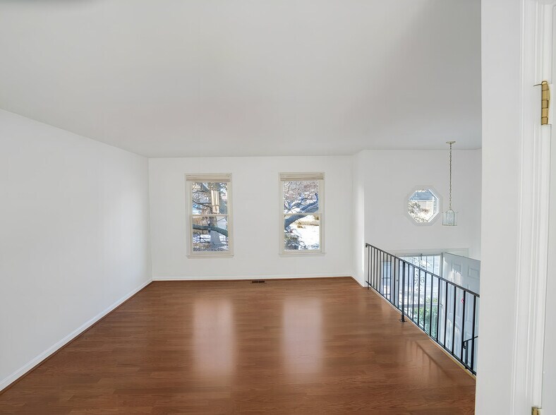 Building Photo - 8729 36th Ave