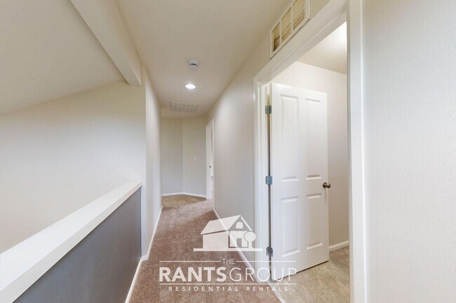 Building Photo - Spacious 4-Bedroom, 2.5-Bath Home with Open Layout in Lacey!