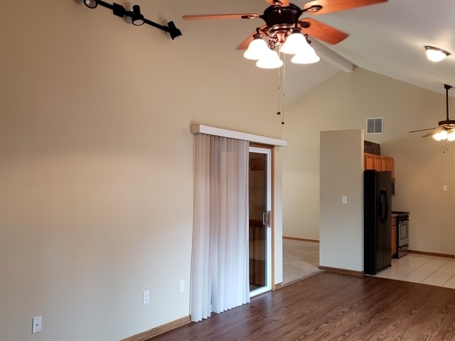 Building Photo - 777 Commodore Ln