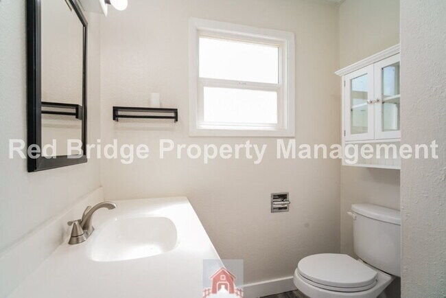 Building Photo - 4480 SW 165th Ave