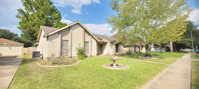 Building Photo - 14814 Earlswood Dr
