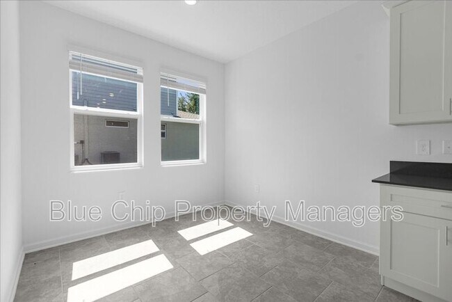 Building Photo - 3078 Country Side Dr