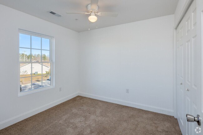 Building Photo - Hemingway Apartments