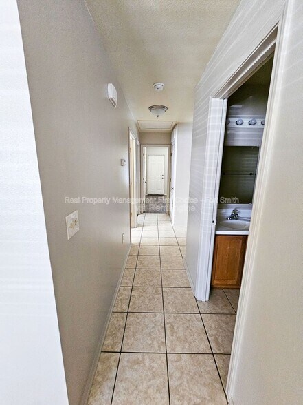 Building Photo - 1439 Brazil Ave