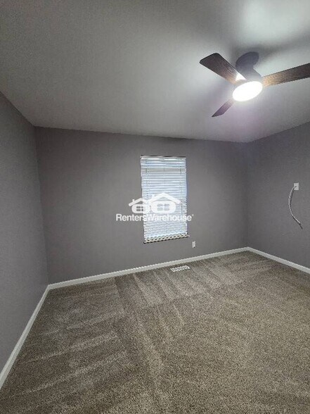 Building Photo - 74 Breezeview Dr