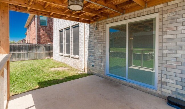 Building Photo - 506 Port Royale Way
