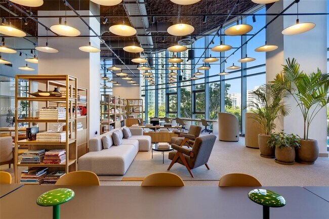 Building Photo - 500 Alton Rd