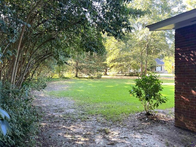 Building Photo - 4693 Twin Oak Dr