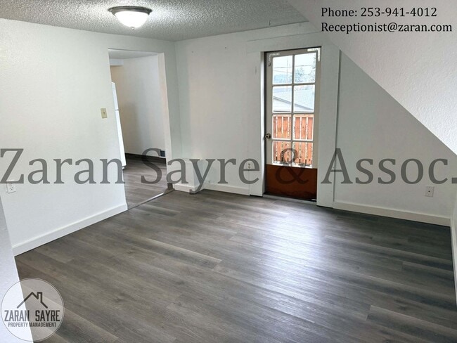 Building Photo - 290 - Studio Loft in Puyallup Valley