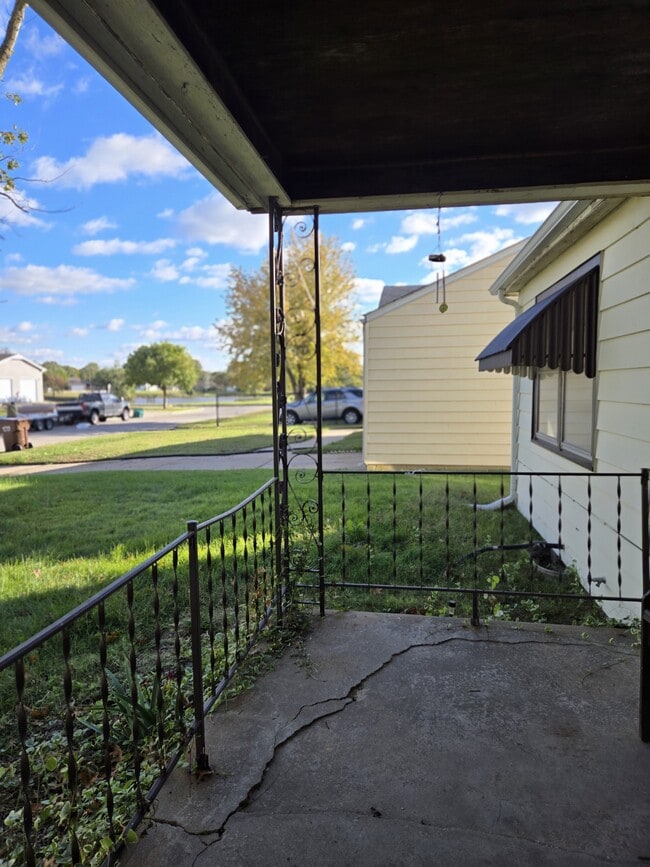 Building Photo - 1219 N Harding Ave