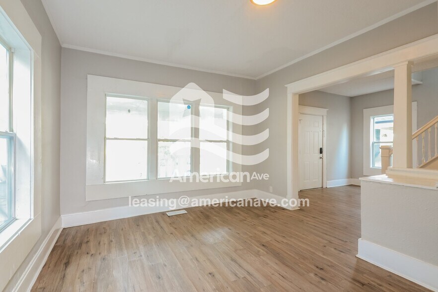 Building Photo - 307 N Denny St