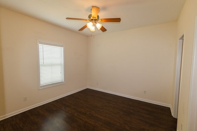 Building Photo - 235 Sawgrass Trail