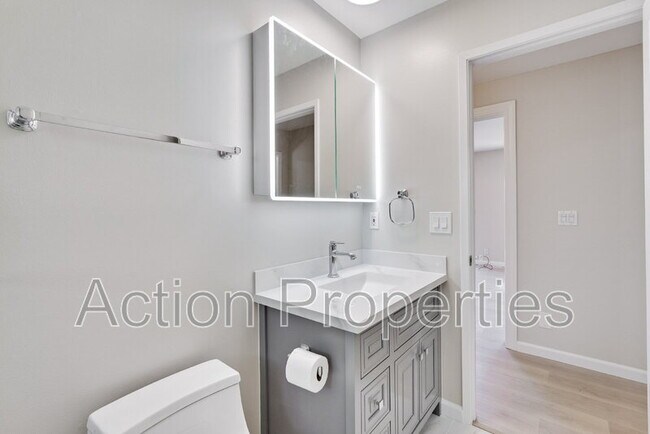 Building Photo - 3806 Century Dr