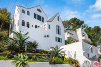 Building Photo - 1427 Columbia Dr