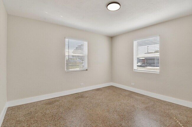 Building Photo - 58 W 27th St