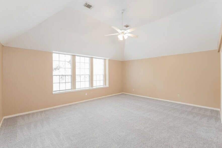 Building Photo - 11423 Willow Field Dr