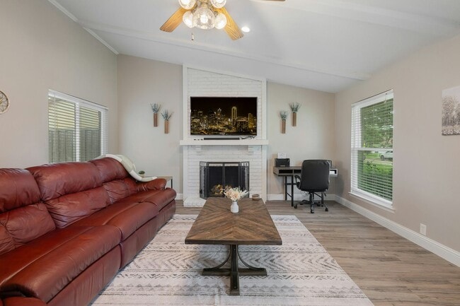 Building Photo - 1803 Richland Dr