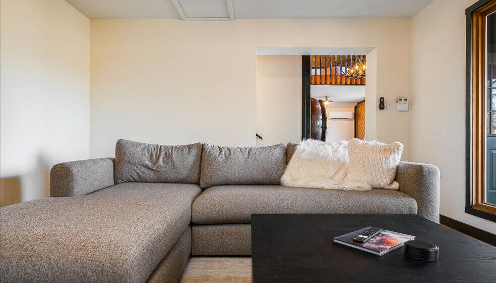 Building Photo - 20220 Wooded View Ln