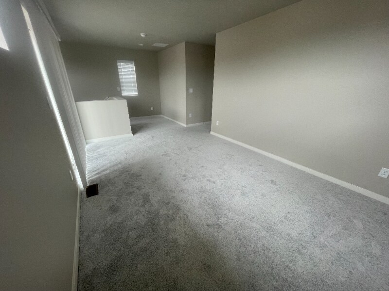 Building Photo - 5748 Thurless Ln