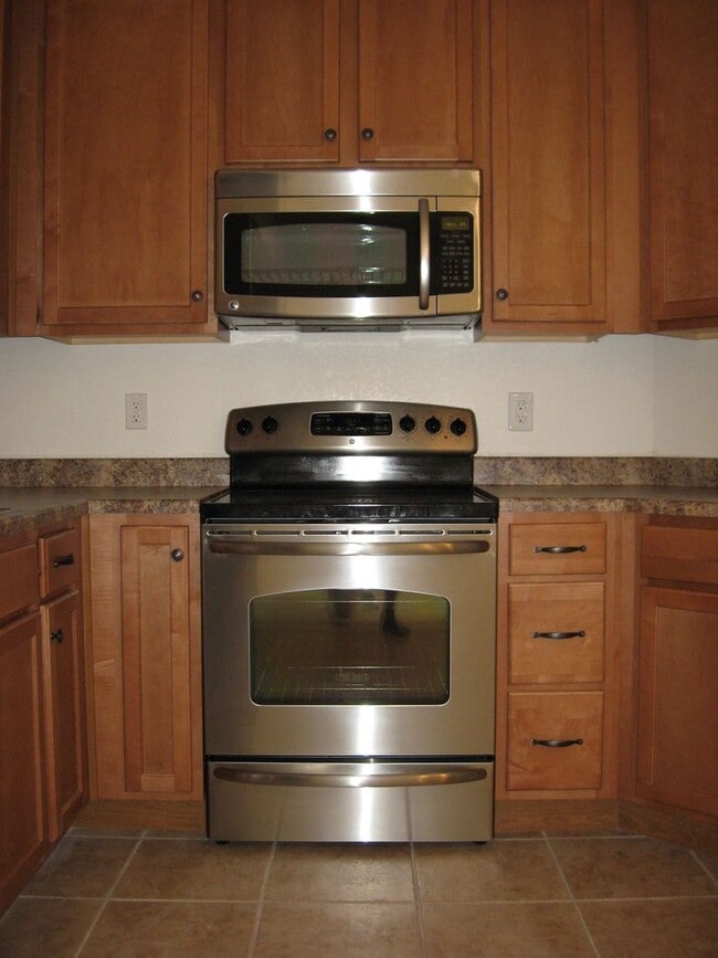 Building Photo - Beautiful 2-bed 2-bath condo!