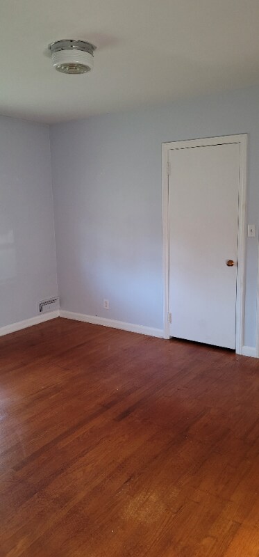Building Photo - 1392 How Ln