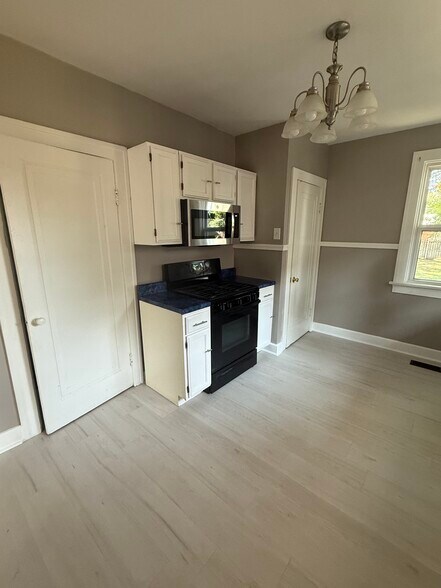 Kitchen - 27 S 35th St