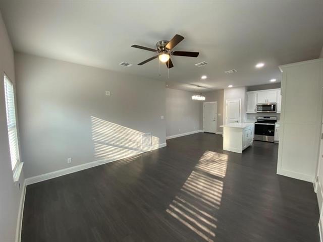 Building Photo - 106 W 17th Ave