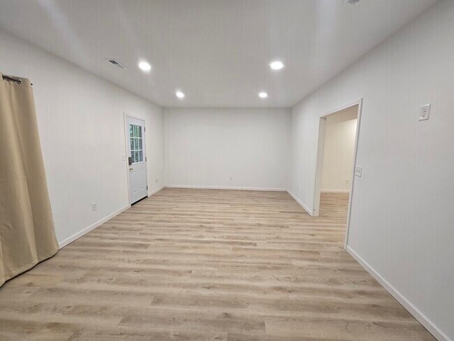Building Photo - 1117 N Concord Rd