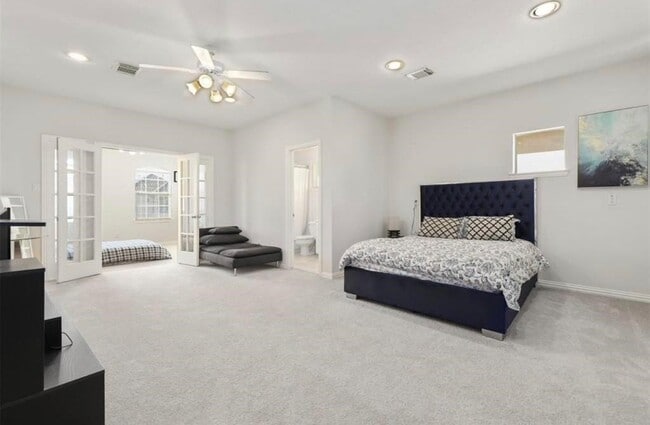 Building Photo - 7150 Windwater Pkwy N