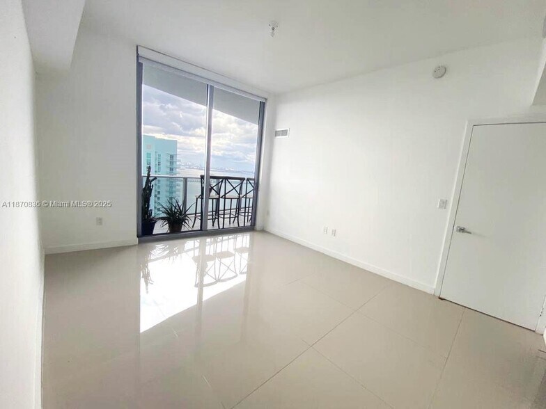 Building Photo - 488 NE 18th St