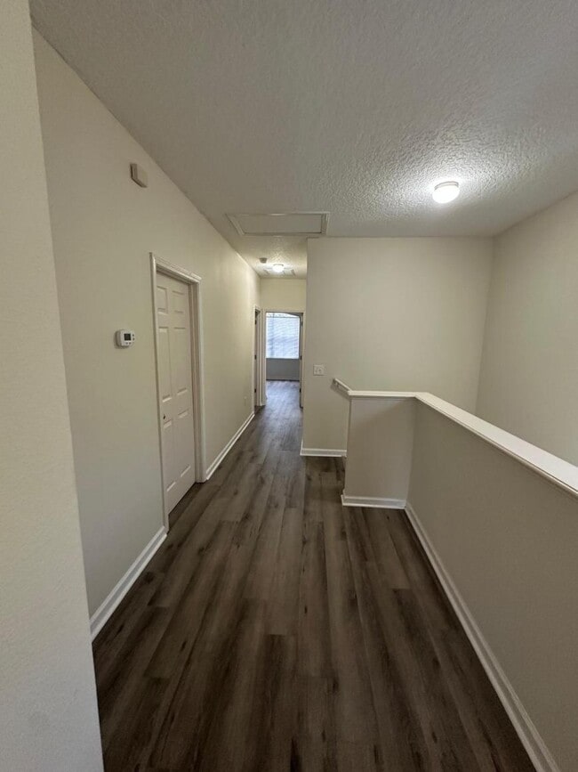 Building Photo - 3 bedroom in Jacksonville FL 32258