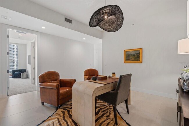 Building Photo - 301 1st St S