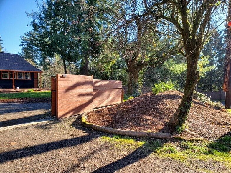 Front Gate - 3430 SW Scholls Ferry Rd