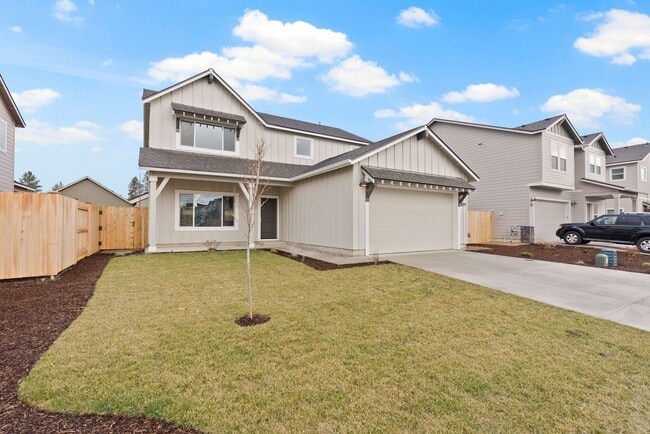 Building Photo - 4 bedroom home in desirable neighborhood